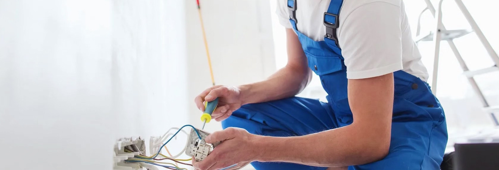 naprawianie gniazdek elektrycznych naprawianie gniazdek elektrycznych